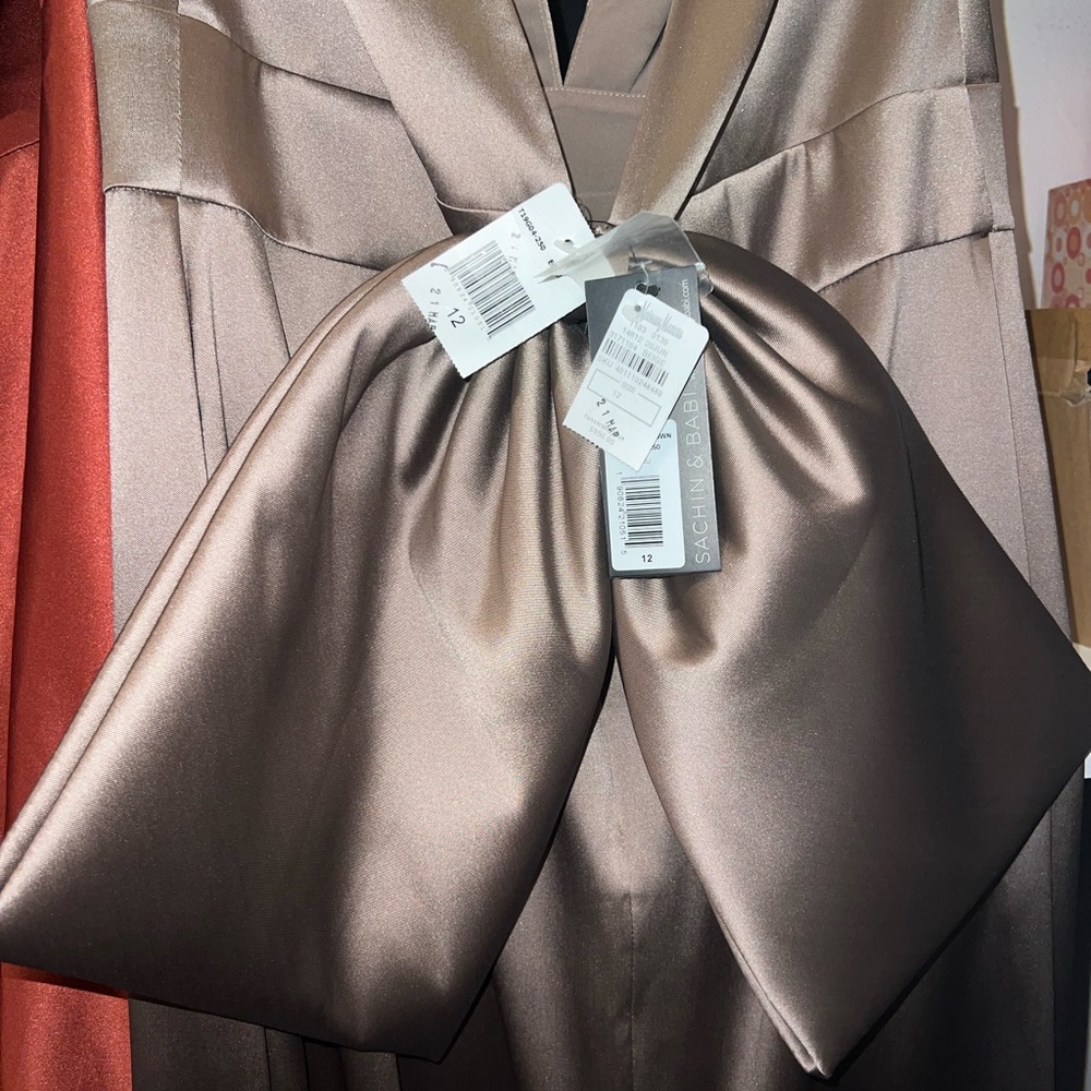 Sachin babi brass Penelope gown - Picture 6 of 9